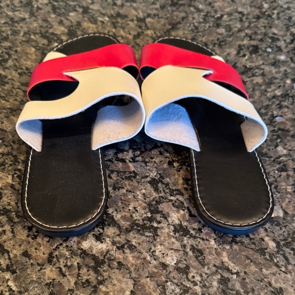 Stylish Women's Sandals - Red and White EUC 8.5 - Picture 3 of 7